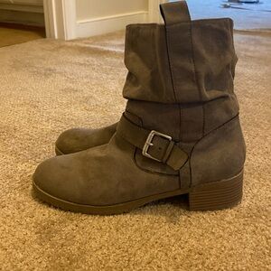 Brown boots with belt